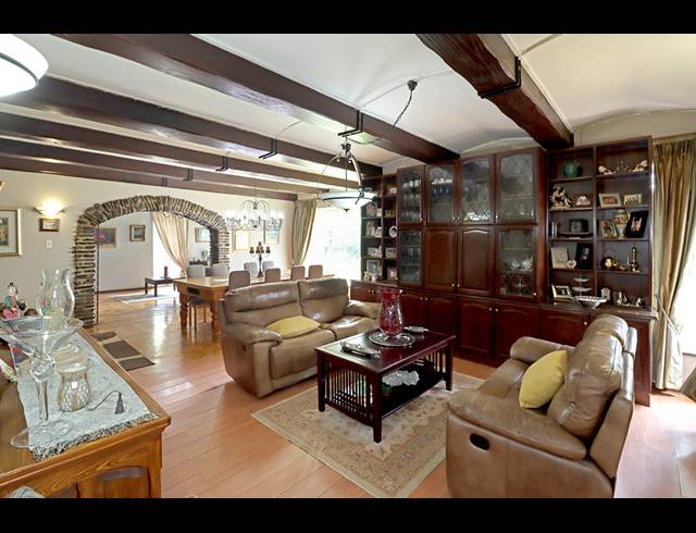 5 BEDROOM FREEHOLD FOR SALE IN LINKSFIELD